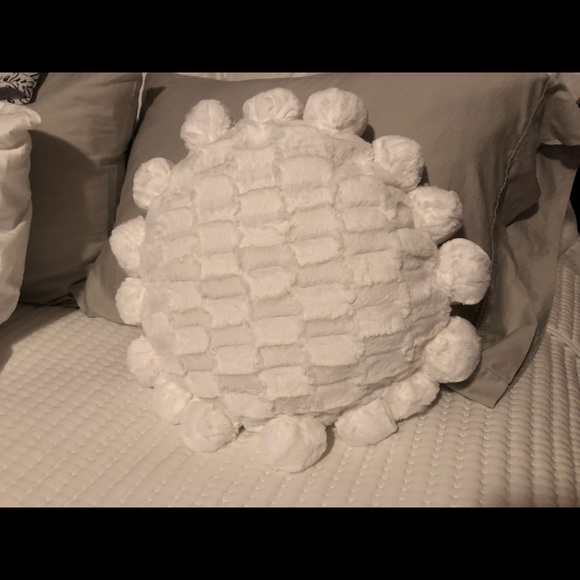 Throw Pillow - White Faux Fur Sun/Flower Pillow - Picture 2 of 4